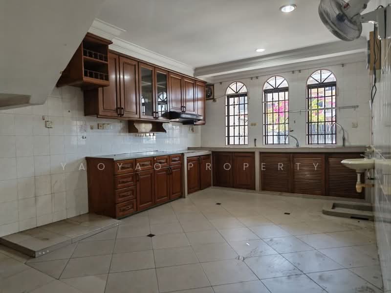 2-storey Terraced House for Sale in Taman Pelangi (Johor Bahru) - Yaoyao Property - Kitchen - PropertyGuru.com.my