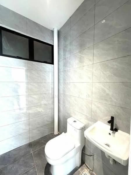 Semi-Detached House for Sale in Taman Megah Ria (Masai) - Win Tan - Bathroom - PropertyGuru.com.my
