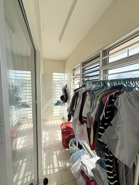 Rumah Bandar untuk Dijual di Batu Caves (Selangor) - KK Chong - Balcony - PropertyGuru.com.my