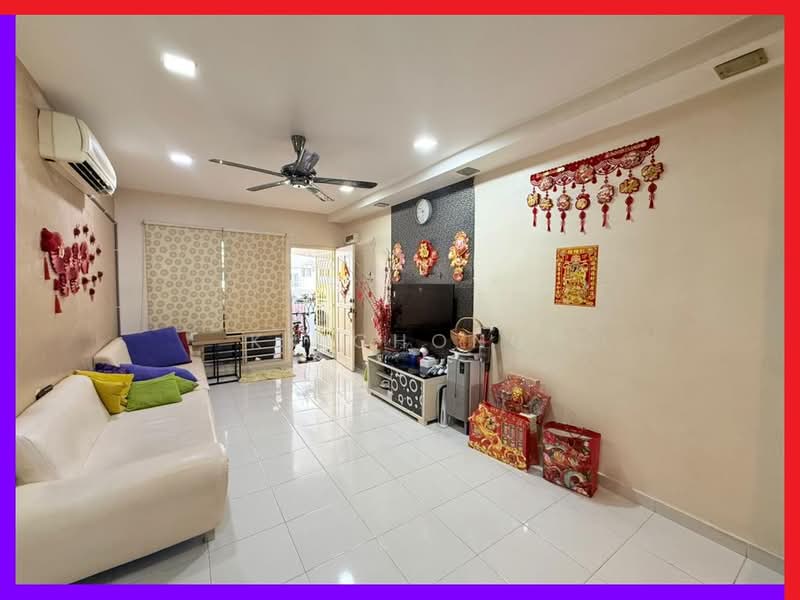Rumah Bandar untuk Dijual di Batu Caves (Selangor) - KK Chong - Living Room - PropertyGuru.com.my