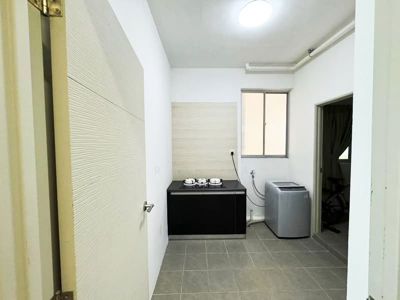 Kondominium untuk Disewa di The Latitude Condominium - Jerry Tan - Kitchen - PropertyGuru.com.my