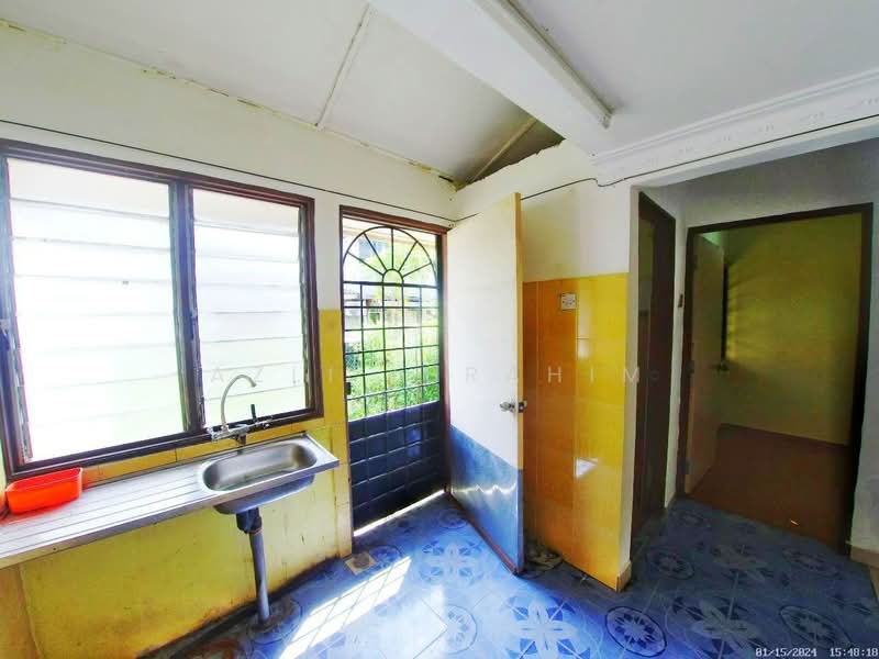 Rumah Teres 2 Tingkat untuk Dijual di Kampung Sungai Ramal Dalam (Bangi) - Azli Ibrahim - Kitchen - PropertyGuru.com.my