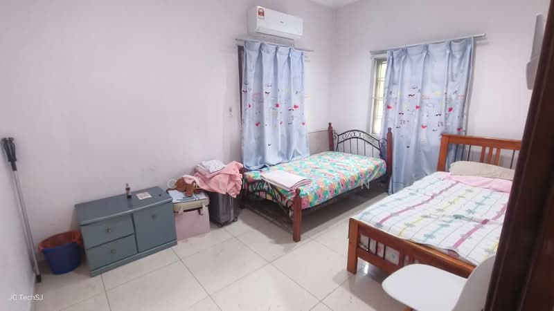 2-storey Terraced House for Sale in Usj 19 (Subang Jaya) - Celia Tan - Bedroom - PropertyGuru.com.my