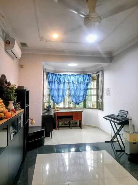 Rumah Teres 2-Tingkat untuk Dijual di Usj 19 (Subang Jaya) - Celia Tan - Living Room - PropertyGuru.com.my