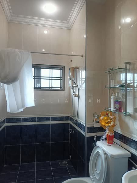 Rumah Teres 2-Tingkat untuk Dijual di Usj 19 (Subang Jaya) - Celia Tan - Bathroom - PropertyGuru.com.my