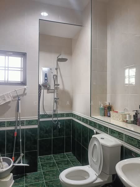 Rumah Teres 2-Tingkat untuk Dijual di Usj 19 (Subang Jaya) - Celia Tan - Bathroom - PropertyGuru.com.my