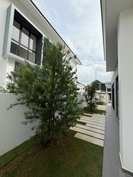 Semi-Detached House for Sale in Austin Crest (Johor Bahru) - Darren Mong - Exterior - PropertyGuru.com.my