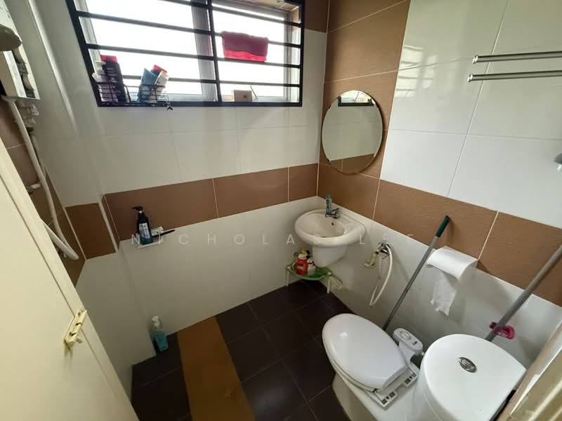Rumah Teres 2 Tingkat untuk Dijual di Taman Perpaduan Mulia (Tambun) - Nicholas Lee - Bathroom - PropertyGuru.com.my