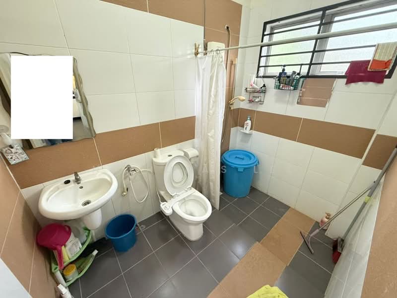Rumah Teres 2 Tingkat untuk Dijual di Taman Perpaduan Mulia (Tambun) - Nicholas Lee - Bathroom - PropertyGuru.com.my