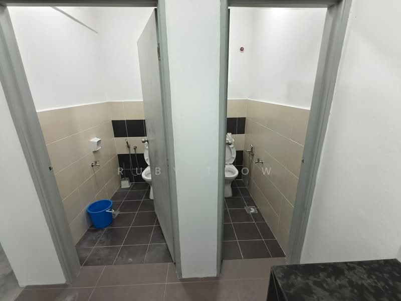 Semi-D Factory for Rent in Pusat Perindustrian Tanjung Pelepas (Gelang Patah) - Ruby Teow - Bathroom - PropertyGuru.com.my