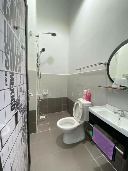 Rumah Teres 1 Tingkat untuk Dijual di Bandar Putra (Kulai) - Iden Tan - Bathroom - PropertyGuru.com.my