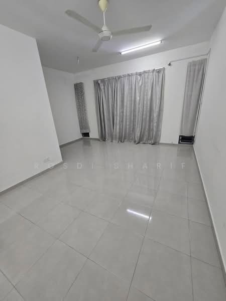 2-storey Terraced House for Sale in Bandar Tasik Puteri (Rawang) - Rosdi Sharif - Living Room - PropertyGuru.com.my
