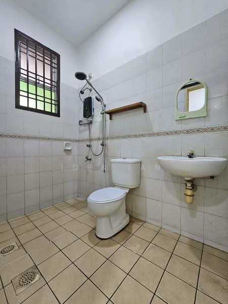 Rumah Teres 1.5 Tingkat untuk Dijual di Taman Impian Emas (Skudai) - Iden Tan - Bathroom - PropertyGuru.com.my