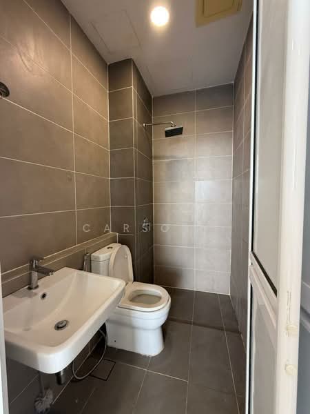 Service Residence for Sale at D'Pristine - Carson . - Bathroom - PropertyGuru.com.my
