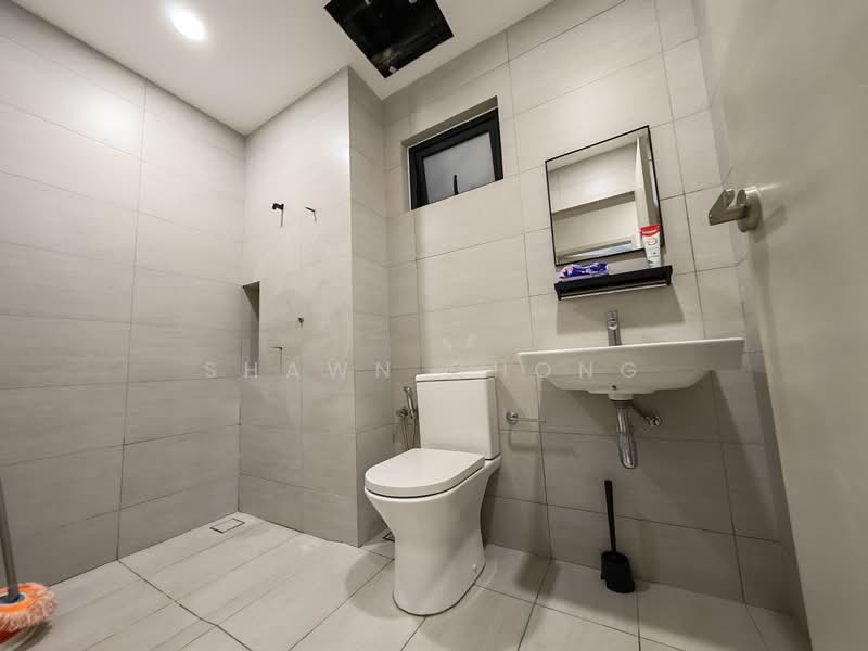 Servis Apartment untuk Disewa di Residensi Ava @ Kiara Bay - Shawn Chong - Bathroom - PropertyGuru.com.my