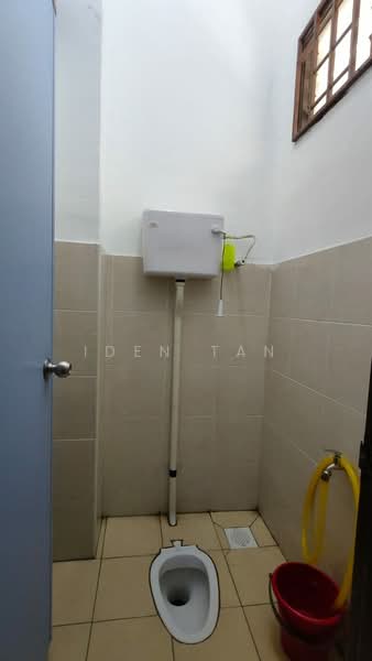 Shop / Office for Sale in Ehsan Jaya (Johor Bahru) - Iden Tan - Bathroom - PropertyGuru.com.my