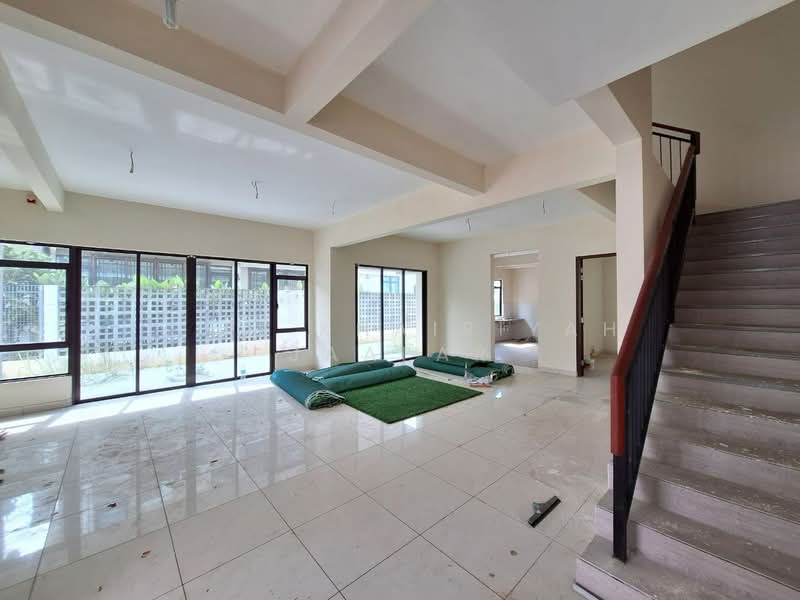 Rumah Berkembar untuk Dijual di Kuala Selangor (Selangor) - SITI KHAIRIYAH JAAFAR - Living Room - PropertyGuru.com.my
