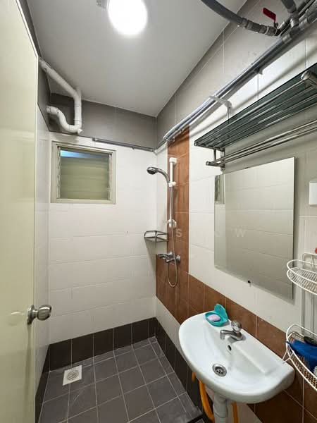 Pangsapuri untuk Disewa di Centrio Avenue - Lynnz Seow - Bathroom - PropertyGuru.com.my