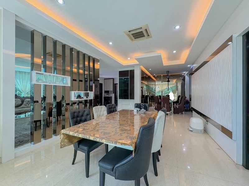 Rumah Banglo untuk Dijual di Taman Rasah Kemayan (Rasah) - Zaty Jasmin - Dining Room - PropertyGuru.com.my