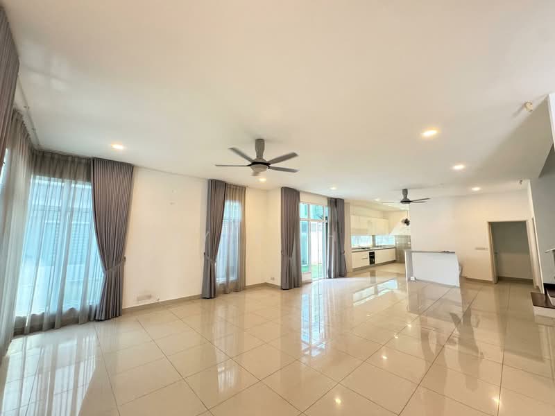 Rumah Berkembar untuk Dijual di Cyberjaya (Selangor) - Joyce Chan - Living Room - PropertyGuru.com.my