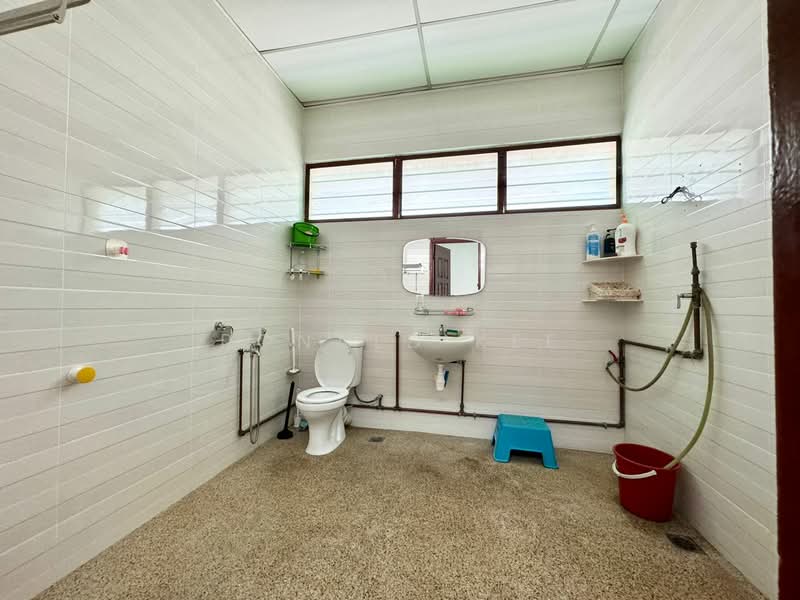 Rumah Berkembar untuk Dijual di Minden Heights (Gelugor) - Ronald Kee - Bathroom - PropertyGuru.com.my