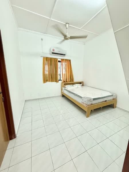 Semi-Detached House for Rent in Taman Serene (Johor Bahru) - Fennie Chua - Bedroom - PropertyGuru.com.my