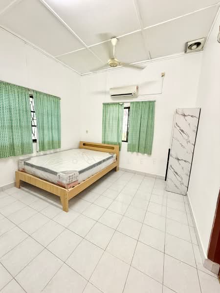 Semi-Detached House for Rent in Taman Serene (Johor Bahru) - Coco Lee - Bedroom - PropertyGuru.com.my
