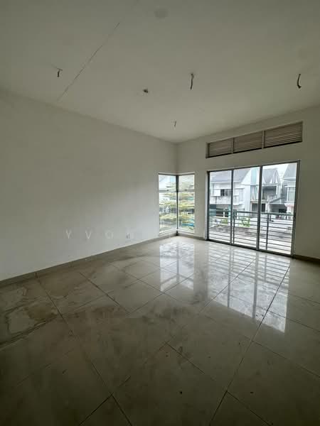 Cluster House for Sale in Nusantara Prima (Gelang Patah) - Yvonne Lim - Living Room - PropertyGuru.com.my