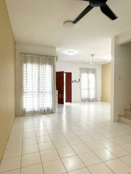 2-storey Terraced House for Rent in Setia Impian (Setia Alam) - Shue Tan - Living Room - PropertyGuru.com.my