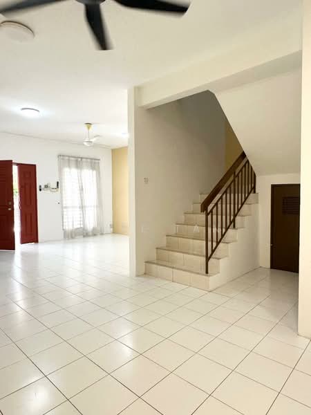 2-storey Terraced House for Rent in Setia Impian (Setia Alam) - Shue Tan - Living Room - PropertyGuru.com.my