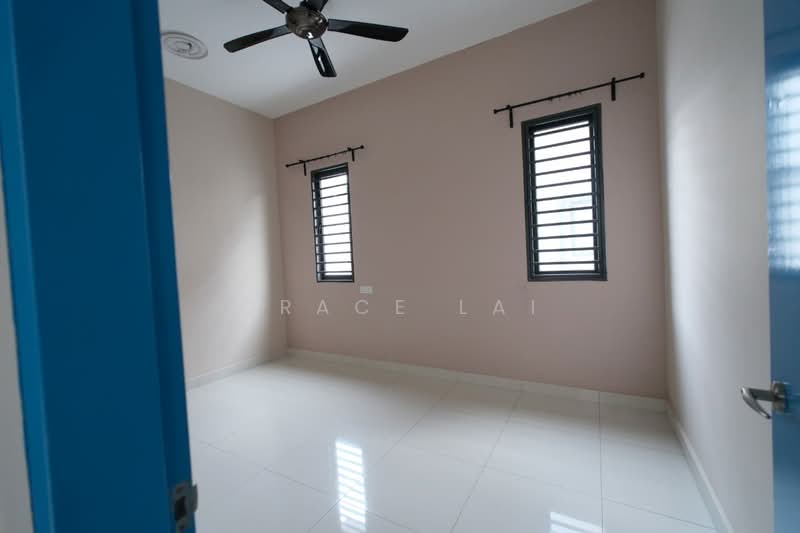 Semi-Detached House for Sale in Telok Panglima Garang (Selangor) - Grace Lai - Bedroom - PropertyGuru.com.my
