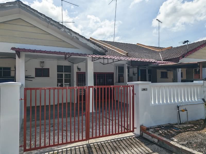 1-storey Terraced House for Sale in Taman Putri Kulai (Kulai) - Iden Tan - Exterior - PropertyGuru.com.my