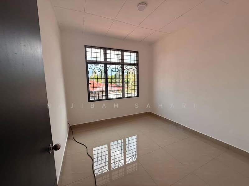 2-storey Terraced House for Sale in Bandar Tasik Kesuma (Beranang) - Najibah Sahari - PropertyGuru.com.my