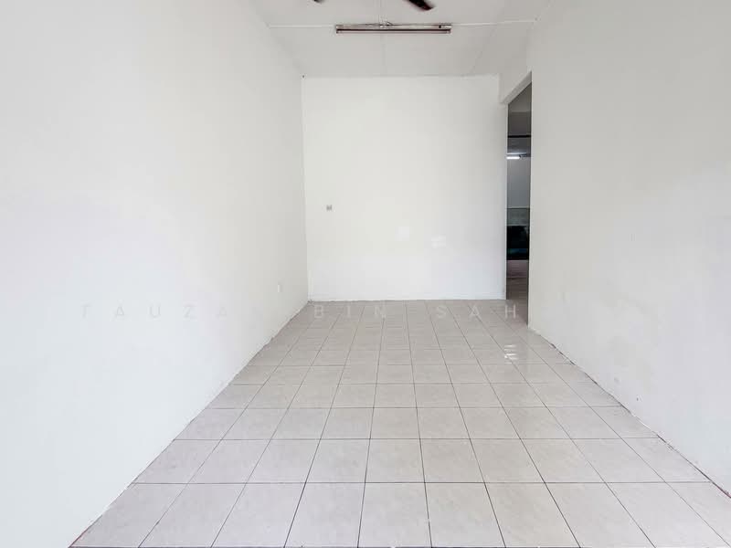 1-storey Terraced House for Sale in Taman Dato' Hormat (Telok Panglima Garang) - Fauzan bin Sahrom - Interior - PropertyGuru.com.my