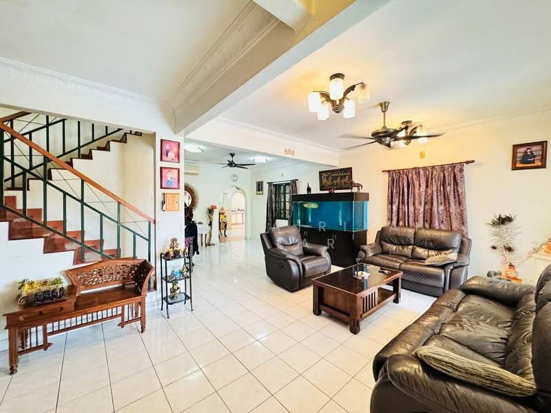 Rumah Teres 2 Tingkat untuk Dijual di Petaling Jaya (Selangor) - SITI KHAIRIYAH JAAFAR - Living Room - PropertyGuru.com.my