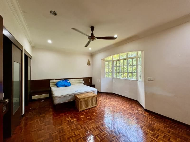 Rumah Teres 2 Tingkat untuk Dijual di Minden Heights (Gelugor) - Ronald Kee - Bedroom - PropertyGuru.com.my