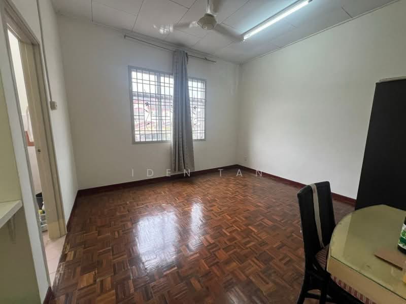 Rumah Teres 2 Tingkat untuk Dijual di Kangkar Pulai (Skudai) - Iden Tan - Living Room - PropertyGuru.com.my
