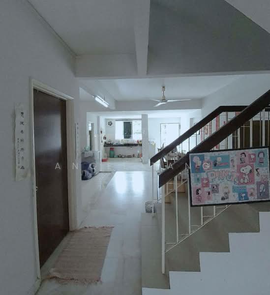 2-storey Terraced House for Sale in Bandar Utama 2 (Bandar Utama) - Angel Tang - Corridor - PropertyGuru.com.my