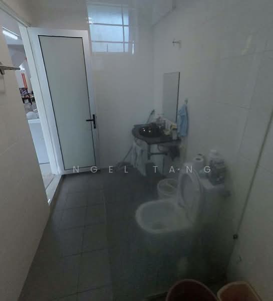 2-storey Terraced House for Sale in Bandar Utama 2 (Bandar Utama) - Angel Tang - Bathroom - PropertyGuru.com.my