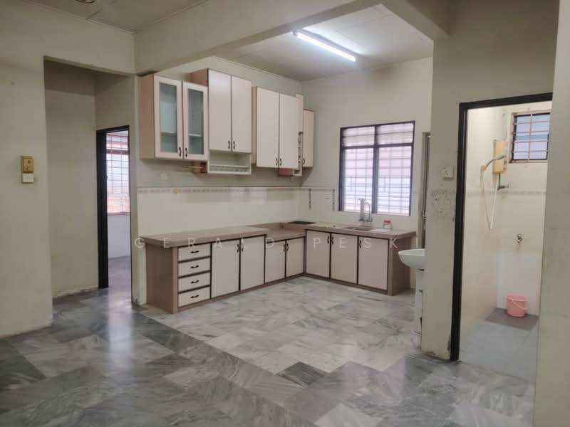 Semi-Detached House for Sale in Taman Bukit Minyak Indah (Bukit Minyak) - Gerald Peski - Kitchen - PropertyGuru.com.my