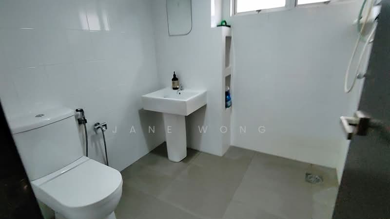 Kondominium untuk Dijual di Puncak Nusa Kelana - Jane Wong - Bathroom - PropertyGuru.com.my