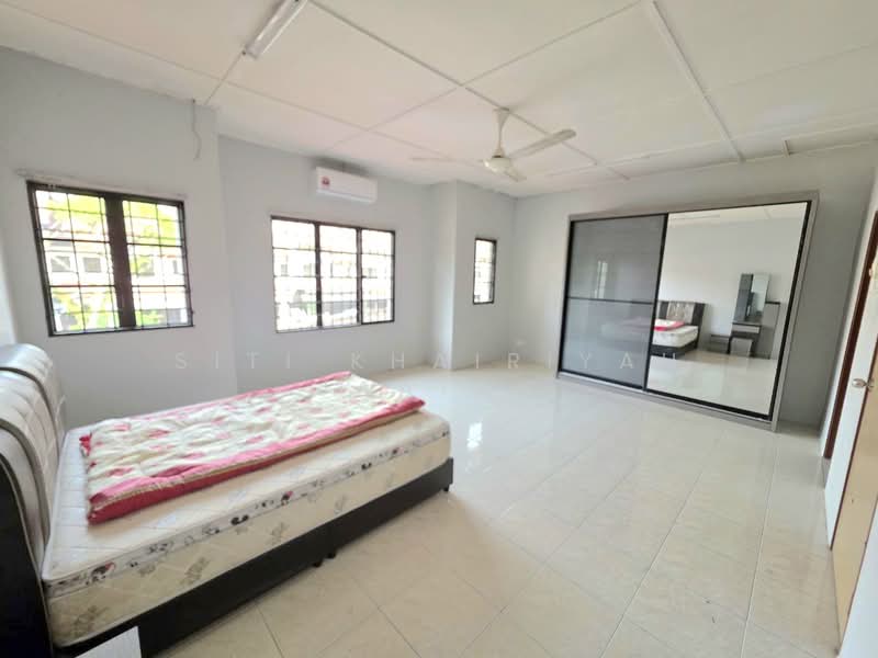 2-storey Terraced House for Sale in Shah Alam (Selangor) - SITI KHAIRIYAH JAAFAR - PropertyGuru.com.my