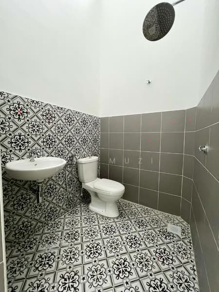 1-storey Terraced House for Rent in Gopeng (Perak) - Lee Muzi - Bathroom - PropertyGuru.com.my