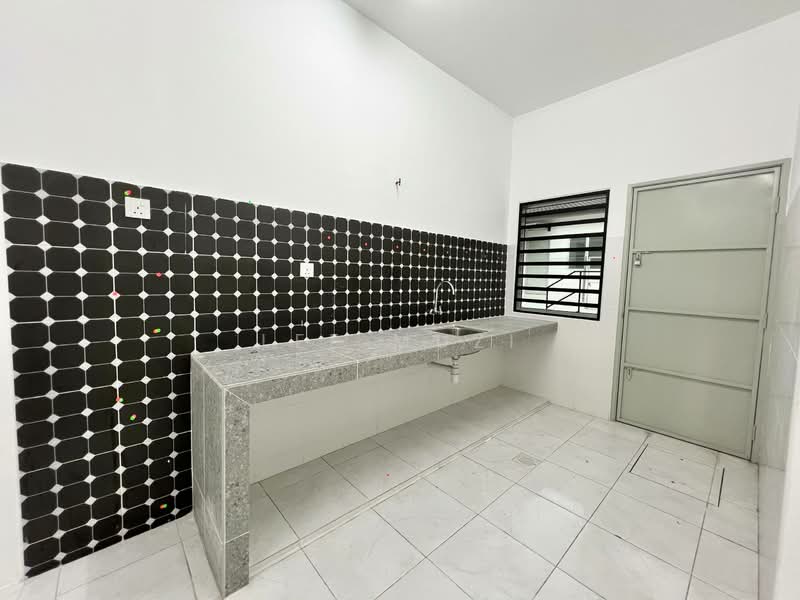 1-storey Terraced House for Rent in Gopeng (Perak) - Lee Muzi - Kitchen - PropertyGuru.com.my