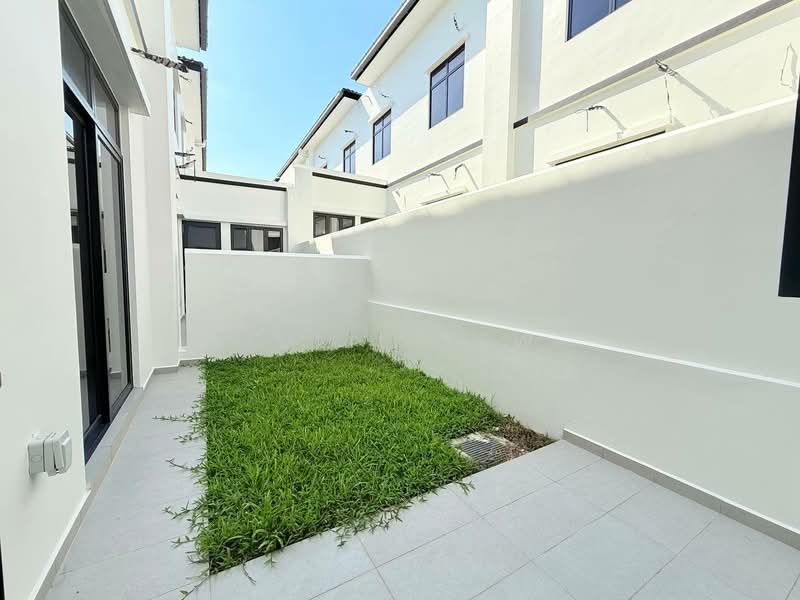 Rumah Teres 2 Tingkat untuk Dijual di Iskandar Puteri (Nusajaya) (Johor) - Julie Yew - Exterior - PropertyGuru.com.my