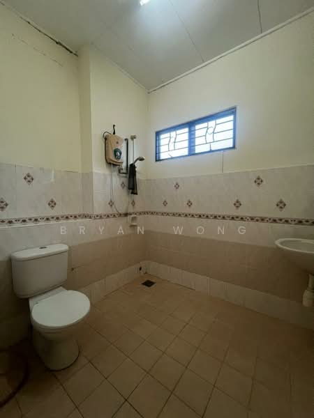 Rumah Teres 2 Tingkat untuk Disewa di Bandar Sunway Semenyih (Semenyih) - Bryan Wong - Bathroom - PropertyGuru.com.my