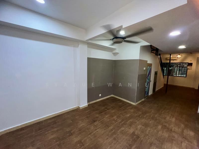 Rumah Teres 1.5 Tingkat untuk Dijual di Taman Buana Perdana (Petaling Jaya) - Syazue Wanie - Living Room - PropertyGuru.com.my