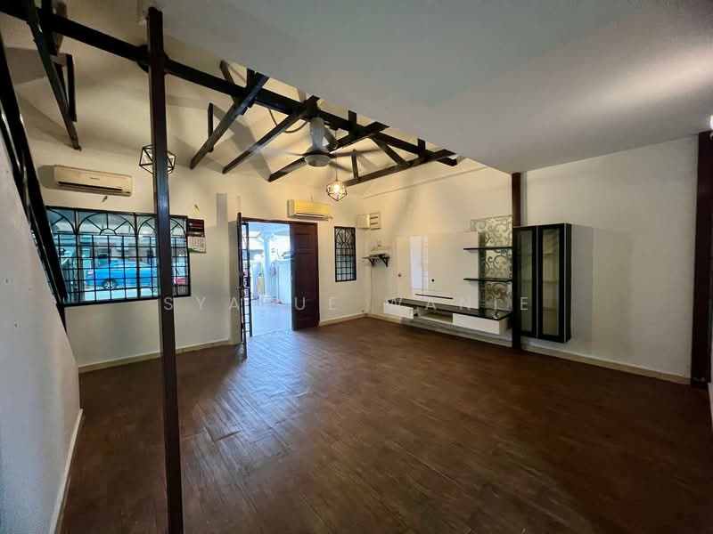 Rumah Teres 1.5 Tingkat untuk Dijual di Taman Buana Perdana (Petaling Jaya) - Syazue Wanie - Living Room - PropertyGuru.com.my