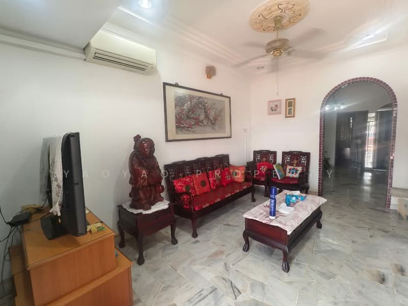 1-storey Terraced House for Sale in Kelapa Sawit (Kulai) - Yaoyao Property - Living Room - PropertyGuru.com.my