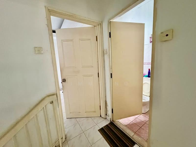 2-storey Terraced House for Sale in Taman Seri Bahagia (Cheras) - Jimmy Ng - Corridor - PropertyGuru.com.my